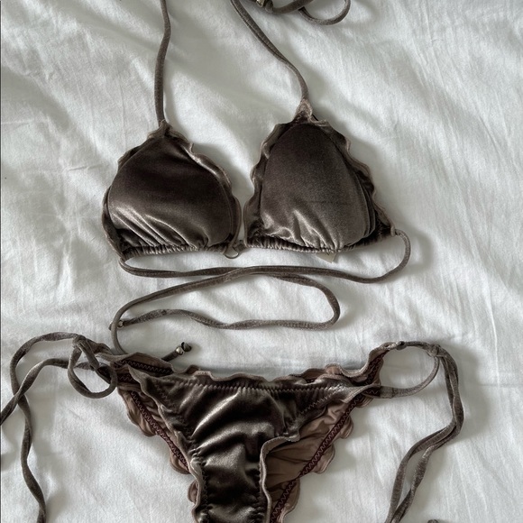 Velvet Bikini - Picture 2 of 2